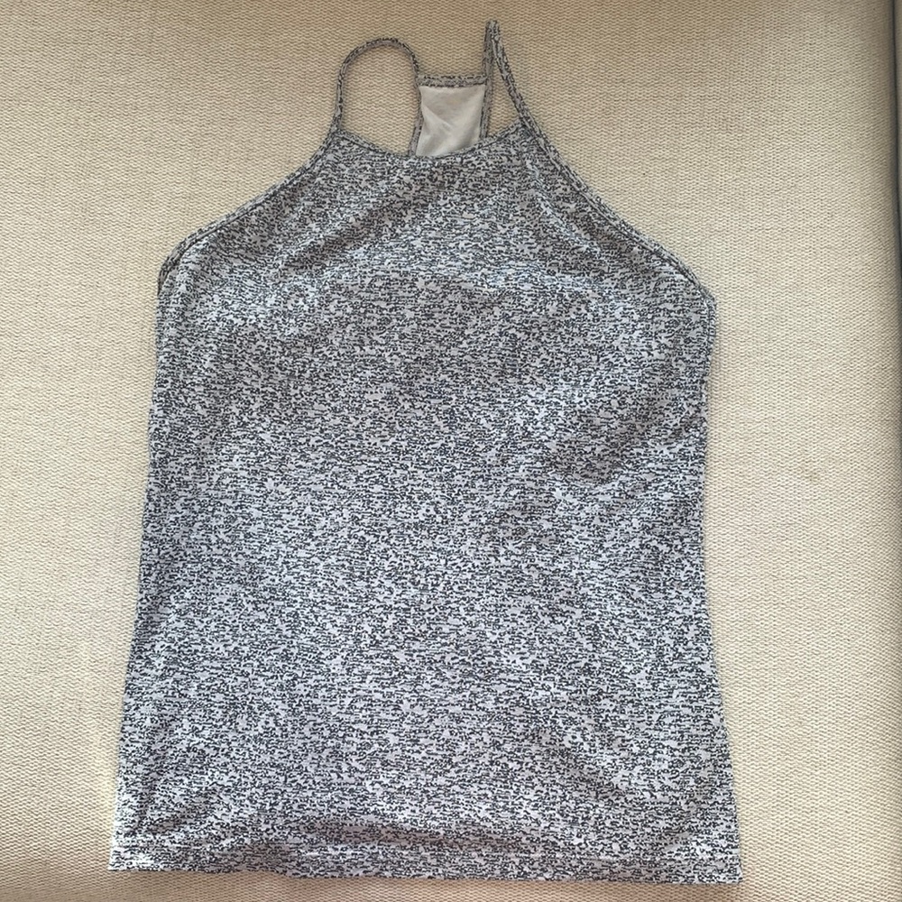 GapFit low impact top with built in shelf